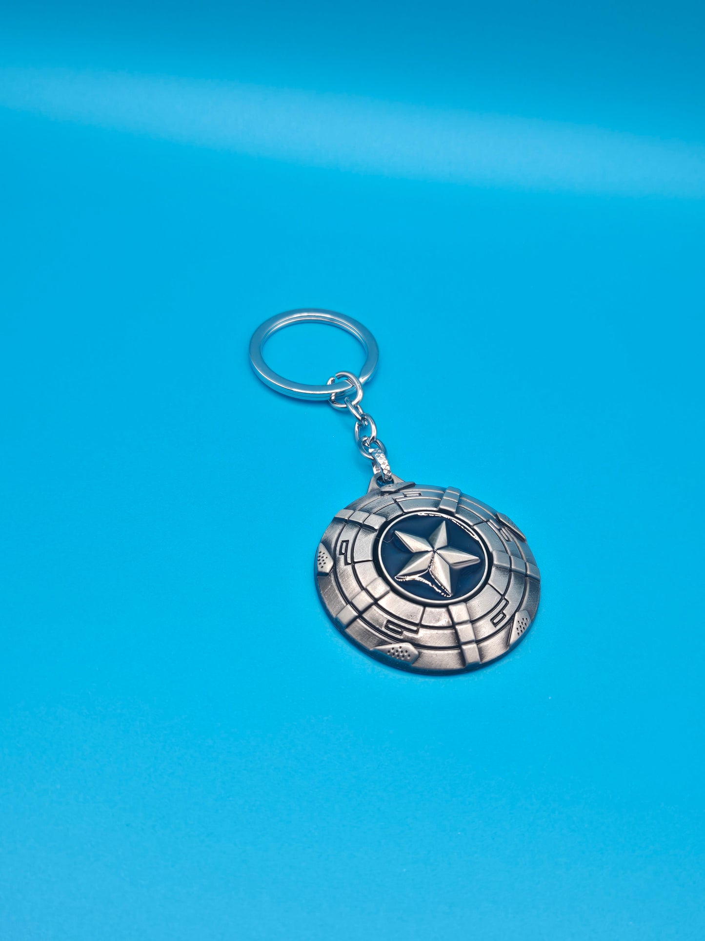 Zinc Alloy Keychain with Rotating Shield