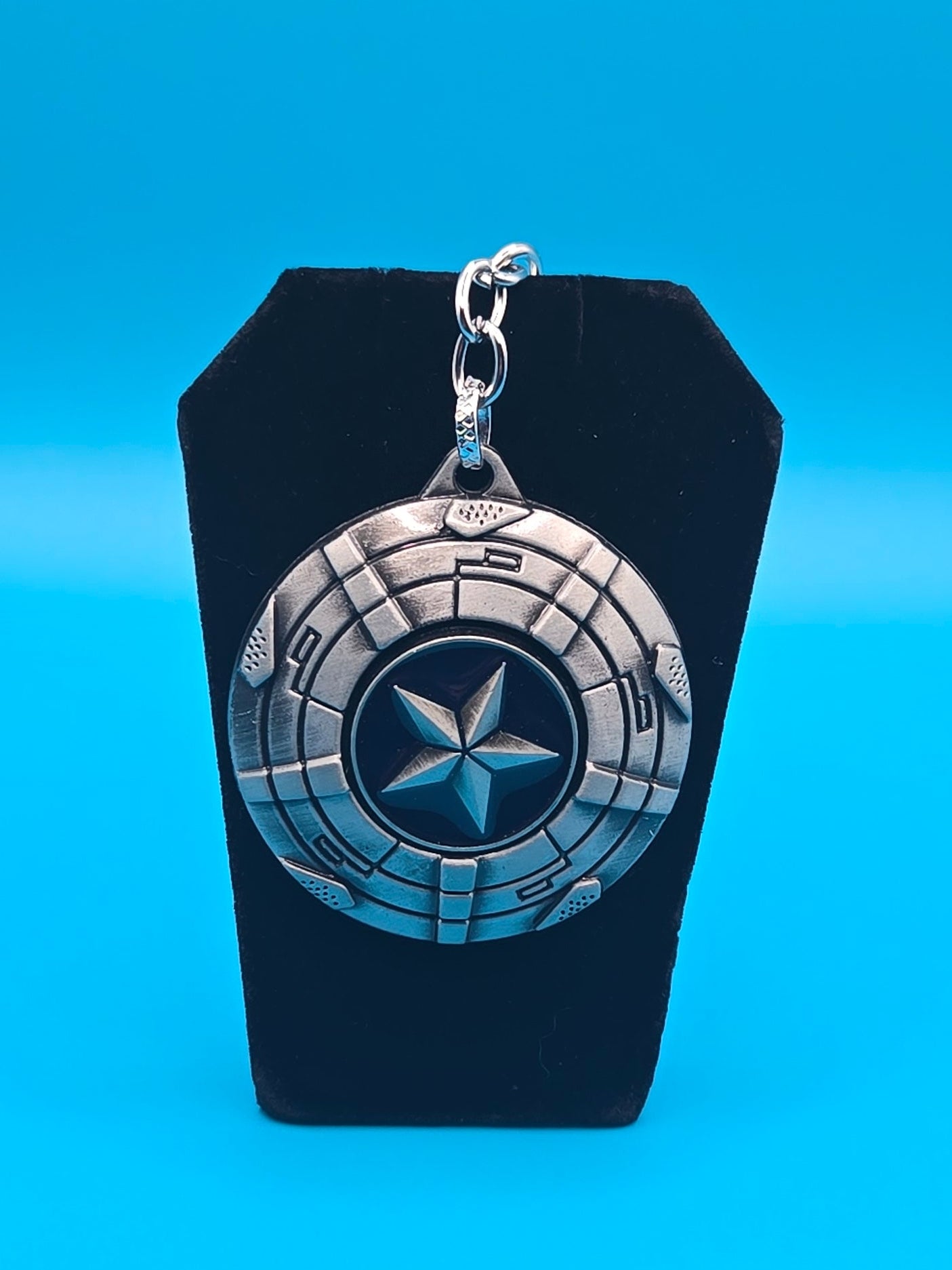 Zinc Alloy Keychain with Rotating Shield