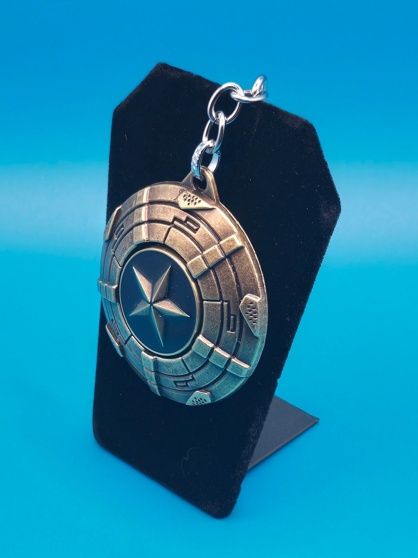 Zinc Alloy Keychain with Rotating Shield