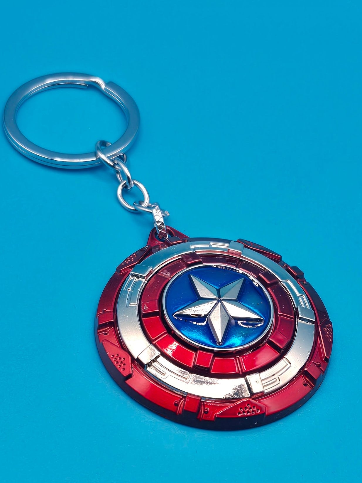 Zinc Alloy Keychain with Rotating Shield