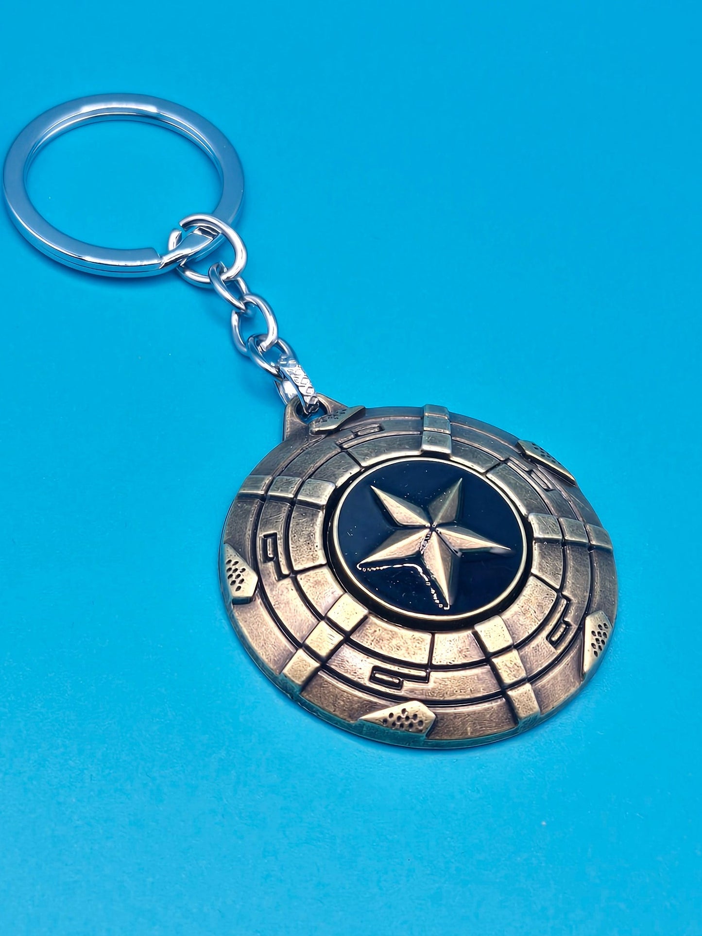 Zinc Alloy Keychain with Rotating Shield